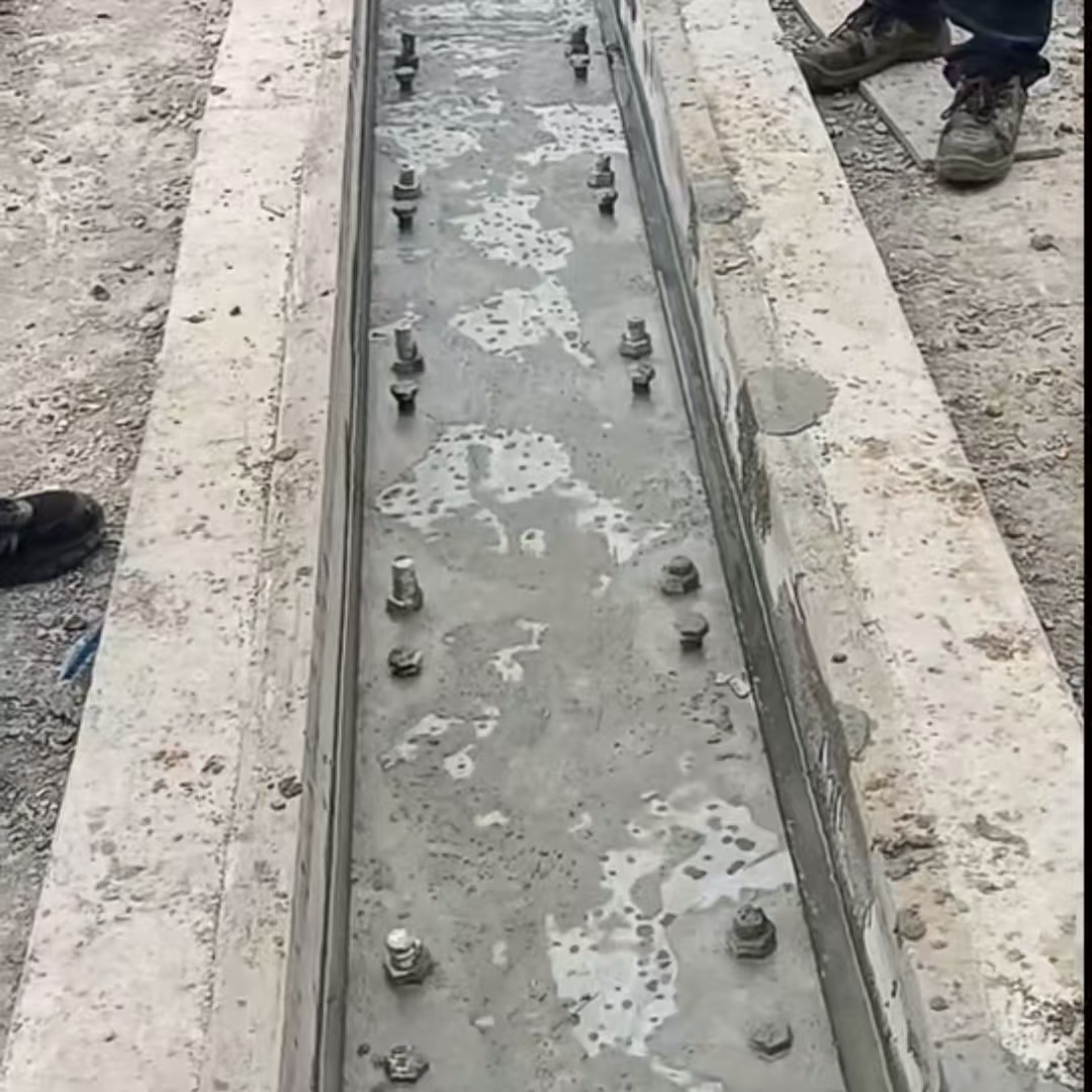 南部港口码头起重机龙门吊重型机械设备稳固用早强快凝轨道胶泥